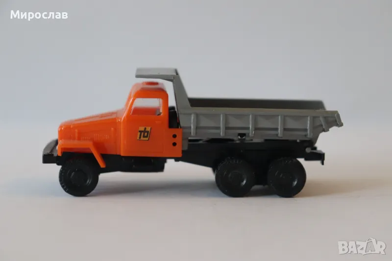 IGRA?? H0 1/87 PRAGA TATRA КАМИОН САМОСВАЛ МОДЕЛ КОЛИЧКА ИГРАЧКА, снимка 1