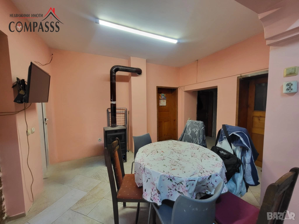 Къща с двор, район ЦЕНТЪР-Млад техник, гр. Добрич– 120153евро!, снимка 1