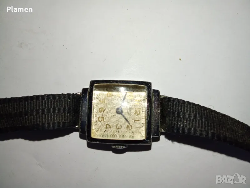 Стар съветски дамски механичен часовник Заря , снимка 1