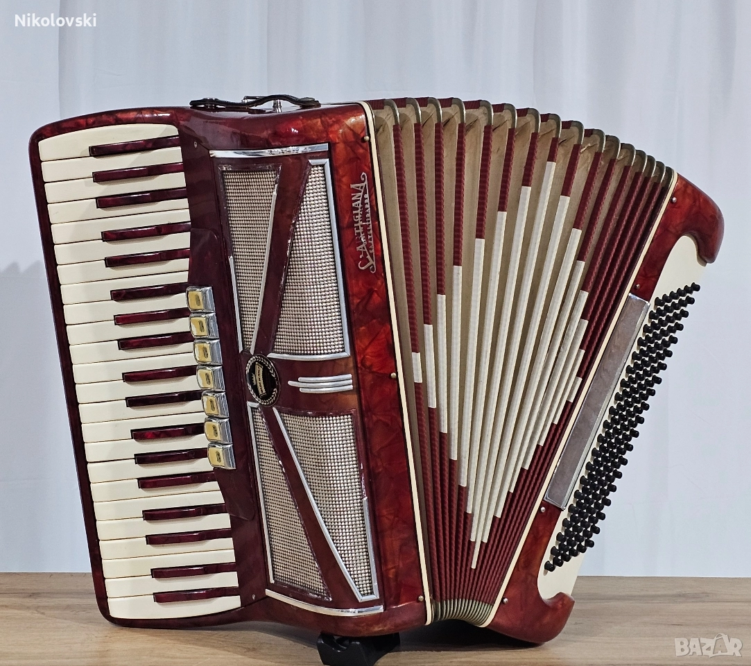 Италиански акордеони Artigiana , снимка 1