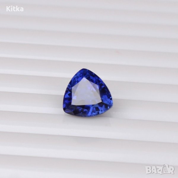 3.65 ct. красив сапфир трилион, снимка 1