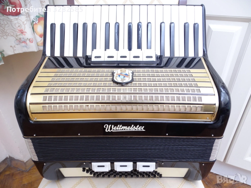 Продавам акордеон Weltmeister 60 баса в отлично състояние, снимка 1