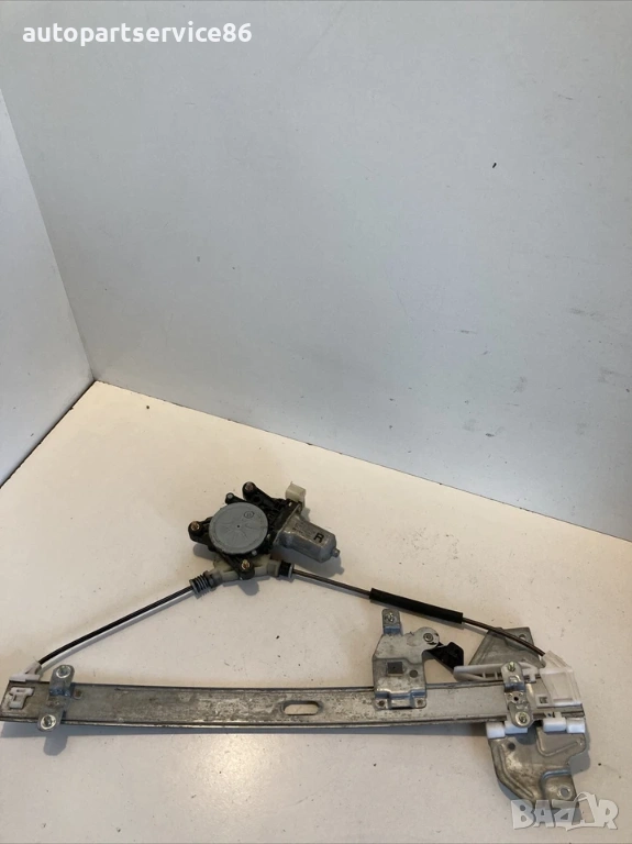 Стъклоповдигач на задна дясна врата за KIA Carnival 2.9 CRDi (2006–2012) 82460-4D020, снимка 1