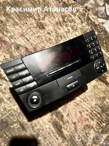 Радио CD за Мерцедес Е-класа W211.A2118200879, снимка 2 - Части - 47805674