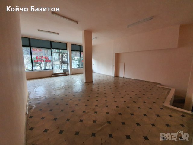 Магазин в гр. Хисаря, снимка 5 - Магазини - 34316969