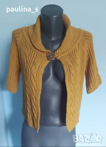 Четири различни броя / Марков топ "Charles Vogele", "Ulla Popken", "Benetton" и "H&M" , снимка 13 - Корсети, бюстиета, топове - 44793283