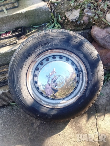 Гума с джанта с никелиран тас Фолксваген т2