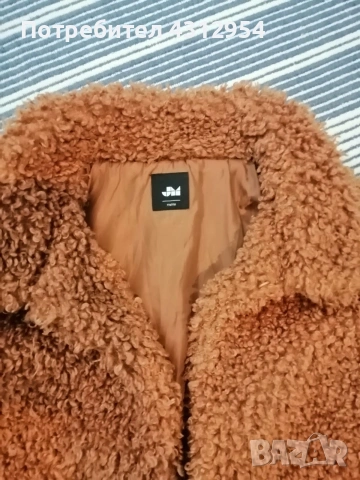 Рошаво късо палто, снимка 2 - Палта, манта - 53434749