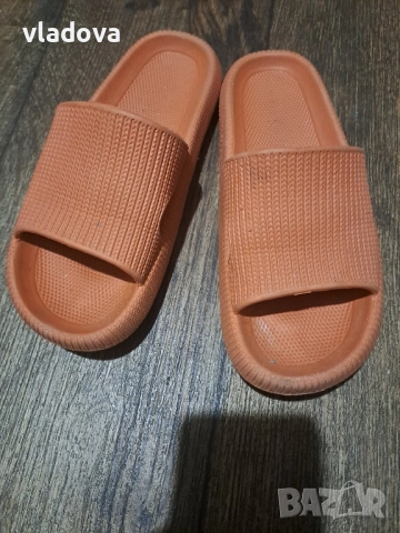 Гумени чехли 37 номер , снимка 2 - Чехли - 51599675