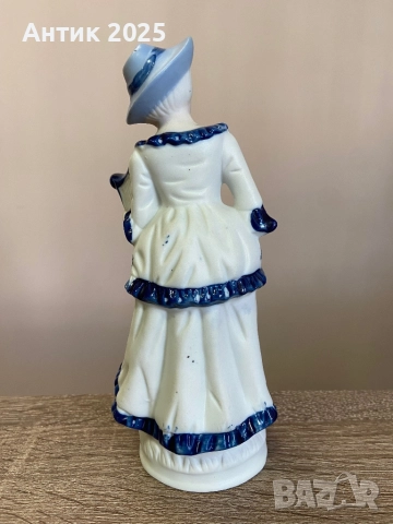 Винтидж порцеланова статуетка „Дама с лира“, снимка 3 - Антикварни и старинни предмети - 52829289