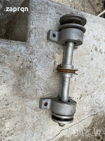 Ос със лагерни черупки за шмиргел, снимка 2 - Други машини и части - 51637660