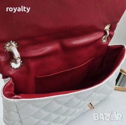 Ch🅰️nel Бяла Кожена Дамска Чанта , снимка 2 - Чанти - 52900037