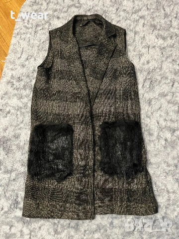 Елек Zara s пухени джобове