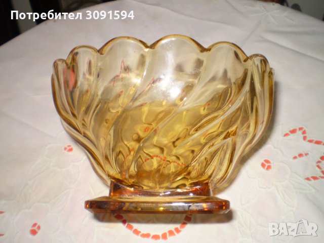 Винтидж арт деко 1930 стъклена купа кехлибарен цвят , снимка 5 - Други ценни предмети - 41709650