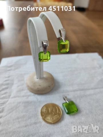 Сребърни обеци и висулка със зелен кристал, снимка 3 - Обеци - 53763538