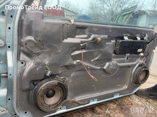 Предна дясна врата Mercedes CLK W209 , снимка 3 - Части - 44777537