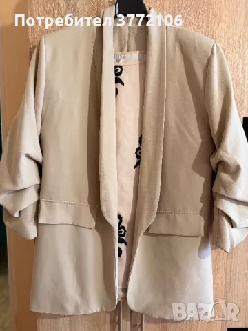 Дамски сака, снимка 3 - Сака - 49686452