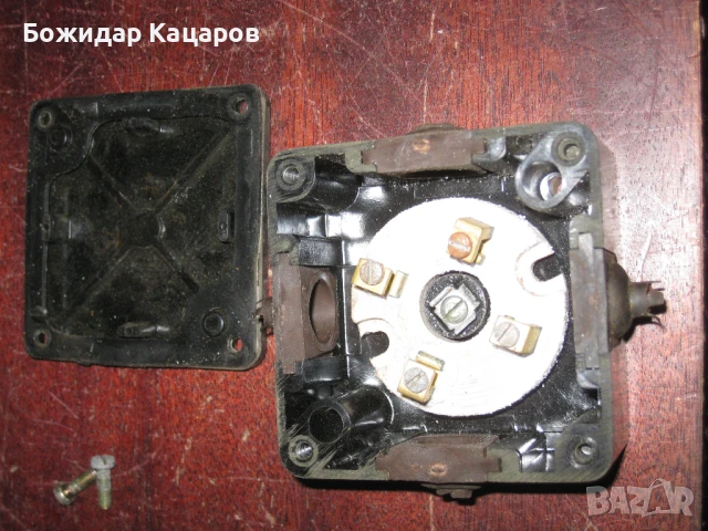 Бакелитова разклонителна кутия, за открит монтаж, влагозащитена.Цена -10 Евро, общо. Пращам по Еконт, снимка 2 - Други инструменти - 51243382