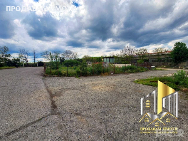Продавам пром. помещение с 886 кв. м + 6174кв.м. двор, снимка 13 - Производствени сгради - 51191343