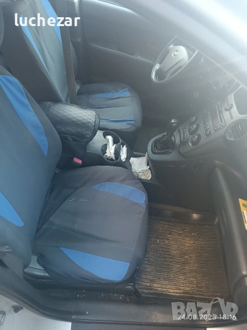 Kia carens , снимка 11 - Автомобили и джипове - 53478629