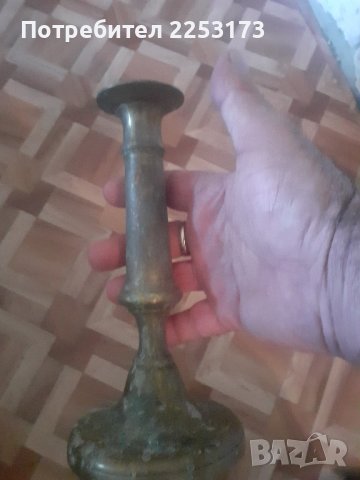 Стар месингов свещник, снимка 2 - Антикварни и старинни предмети - 42231151
