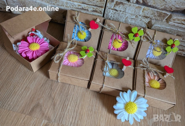 Подаръчна кутийка Маргаритка за Осми Март от ароматен глицеринов сапун, снимка 3 - Подаръци за жени - 53467705
