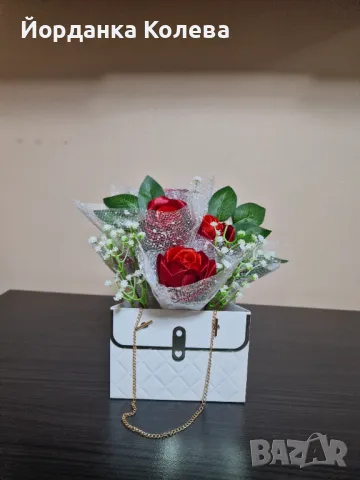 Букет в чанта., снимка 4 - Изкуствени цветя - 48490926