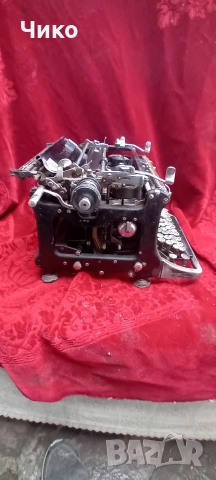 Голяма стара пишеща машина , снимка 11 - Антикварни и старинни предмети - 52576747