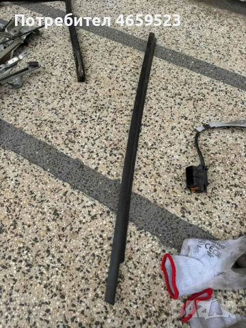 Външна хоризонтална лайсна на стъкло на предна лява врата Opel Astra H само за 20лв. 024468033