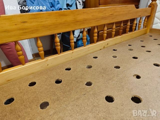 Дървена спалня с 2 нощни шкафчета, снимка 3 - Спални и легла - 52565243