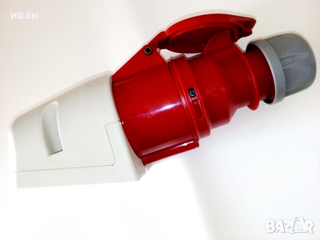 Комплект трифазен контакт + щепсел 32А