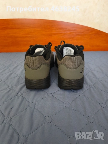 туристически обувки + раница с дъждобран + аксесоари за къмпинг , снимка 3 - Екипировка - 53830505