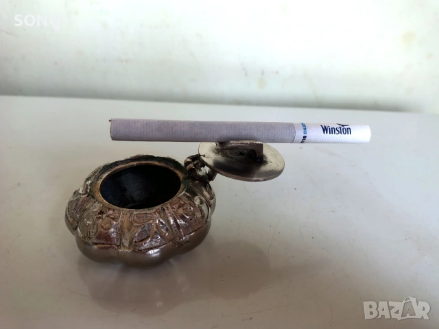 Страхотен Стар Джобен Пепелник