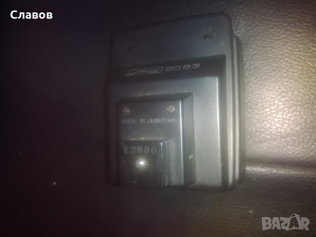 Продавам класическа светкавица за фотоапарат Metz Mecablitz 20B3