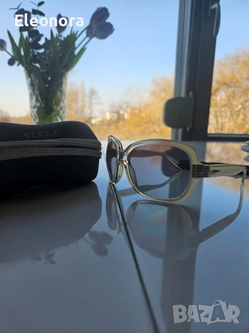 Слънчеви очила Vogue , снимка 2 - Слънчеви и диоптрични очила - 53173760