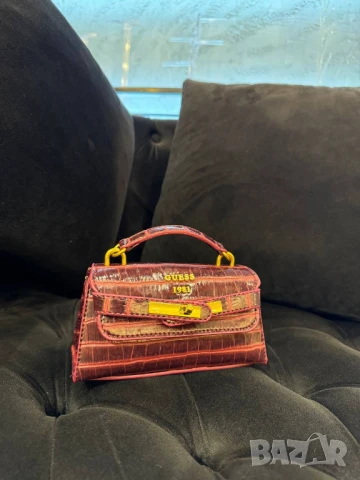 чанти guess, снимка 2 - Чанти - 50776339