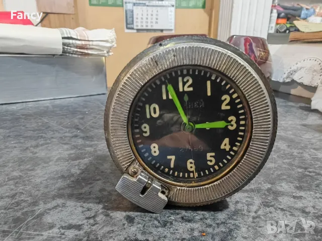 Механичен военен танков часовник 5дней, снимка 3 - Антикварни и старинни предмети - 47273149