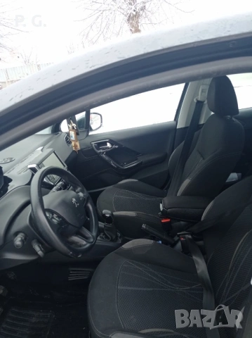 Peugeot 208  1.2 бензин  2013 г. , снимка 9 - Автомобили и джипове - 53365548
