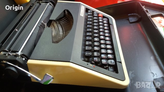 Пишеща машина Хеброс 1300Ф, снимка 3 - Антикварни и старинни предмети - 38031247