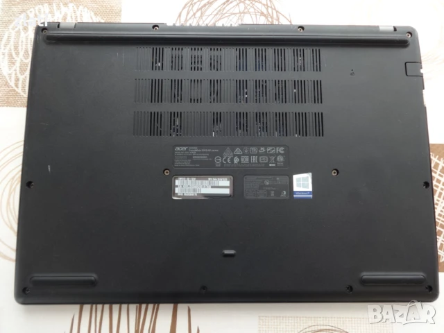 Мощен лаптоп Acer Travelmate P215-52  15.6" i7-10510U/RAM 8GB DDR4/SSD256GB NVMe, снимка 3 - Лаптопи за работа - 50499868