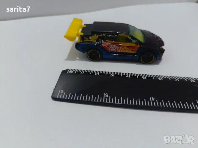 Модел количка на Хот уилс / Hot Wheels (мащаб 1:64) с жълт спойлер и пламъци, снимка 8 - Колекции - 56228207