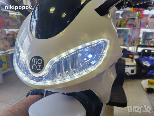 DE Акумулаторен мотор COMET бял