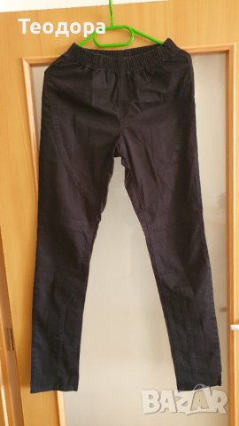 Черен панталон р.М, снимка 1 - Панталони - 39615524