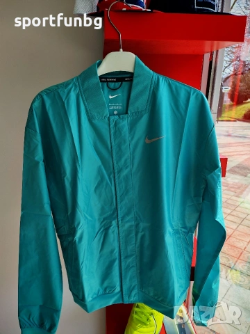 Дамско яке Nike Swoosh Run Jacket Womens, снимка 12 - Якета - 53870998