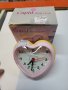 Сърце  - Часовник с аларма на батерии - направете един хубав подарък