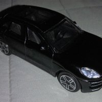 Bburago Porsche Macan 1:43 black, снимка 6 - Колекции - 38825888