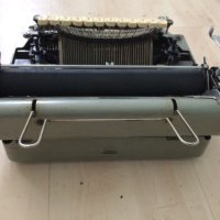 Стара немска пишеща машина Rheinmetall латиница , снимка 4 - Антикварни и старинни предмети - 41361465