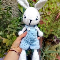 Ръчно плетени зайчета, снимка 3 - Плюшени играчки - 41715302