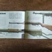 Оръжия Визуална История - Guns A Visual History, енциклопедия за оръжия, снимка 4 - Енциклопедии, справочници - 42222388