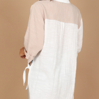 Дамска риза с 'color block' дизайн в бяло и бежово, снимка 2 - Ризи - 44761604